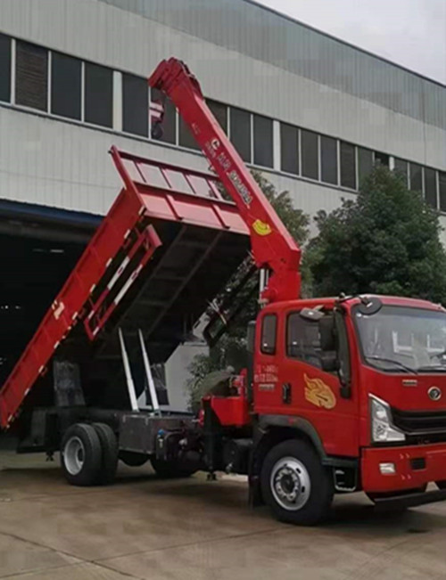 重汽豪曼4500軸距隨車吊