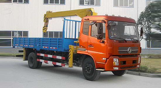 東風天錦隨車起重運輸車