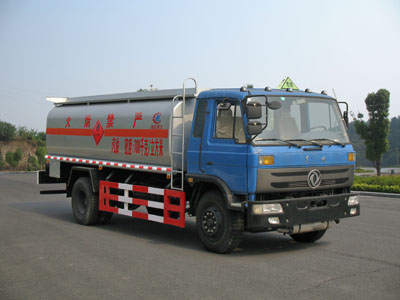 15方東風(fēng)153運(yùn)油車