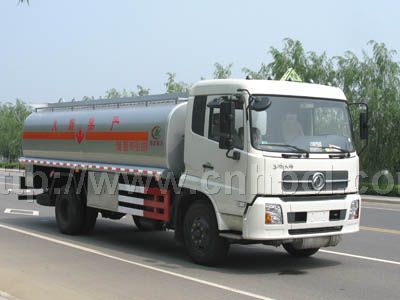 東風(fēng)天錦10噸運(yùn)油車