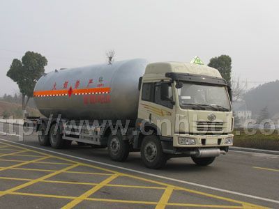 解放奧威前四后八液化氣體運(yùn)輸車