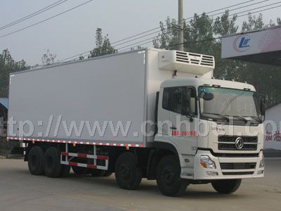 廂長(zhǎng)9.6米冷藏車