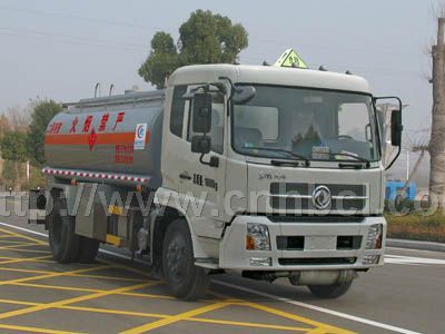 國四東風(fēng)天錦化工液體運輸車