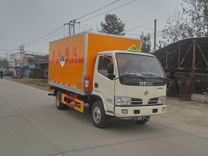 國五東風(fēng)雜項危險物品廂式運輸車